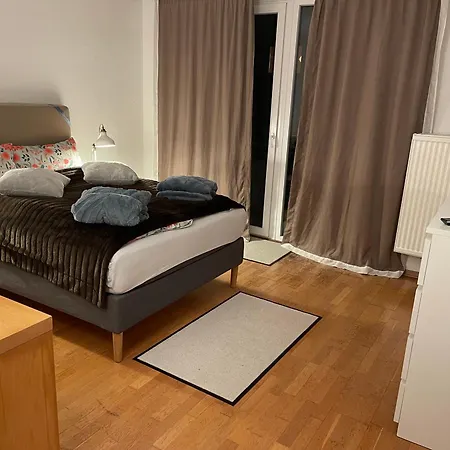 Zwischen Bluecherplatz Und Forstbaumschule 1 Oder 2 Appartamento