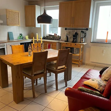 Zwischen Bluecherplatz Und Forstbaumschule 1 Oder 2 アパート