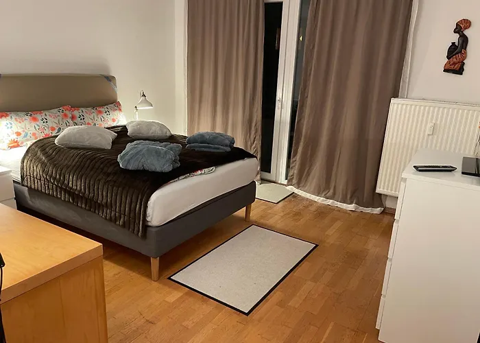 Zwischen Bluecherplatz Und Forstbaumschule 1 Oder 2 アパート