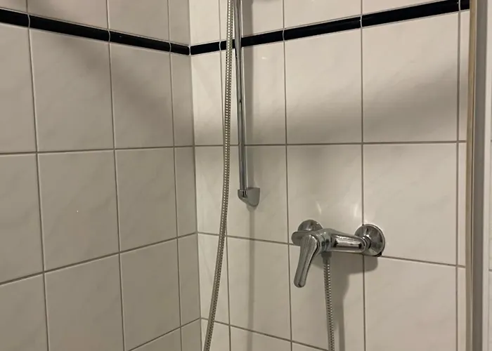 Zwischen Bluecherplatz Und Forstbaumschule 1 Oder 2 *